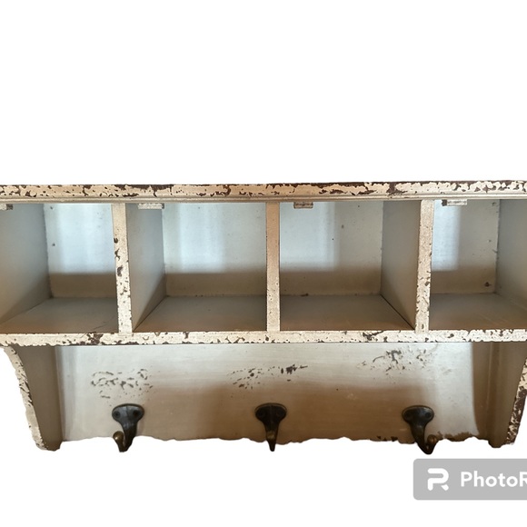 Rustic decor shelf with 4 metal removable baskets with 1-2-3-4 on baskets NWT - Picture 4 of 15